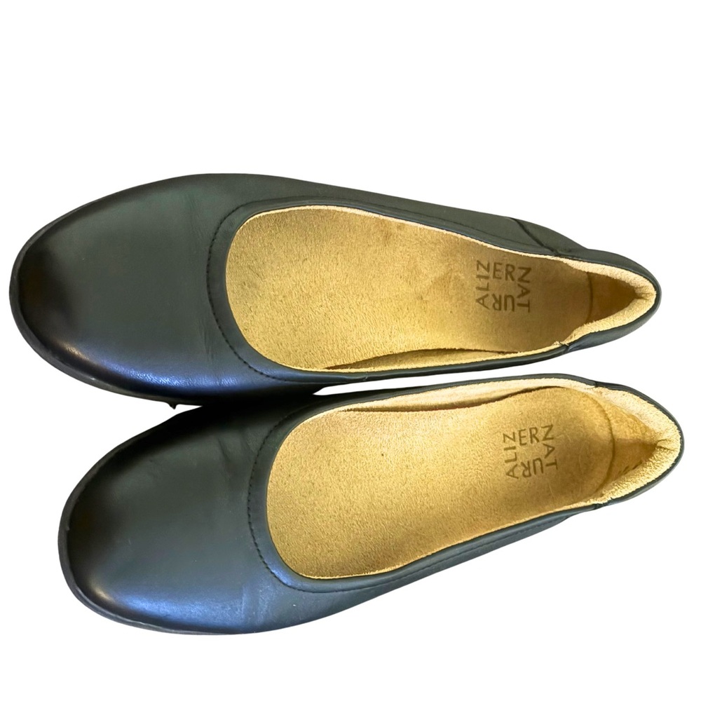 Naturalizer Women's Black Flats